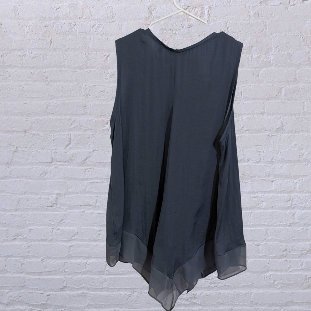 Simply Vera Vera Wang Charcoal Sleeveless V-Neck Blouse - Picture 2 of 5